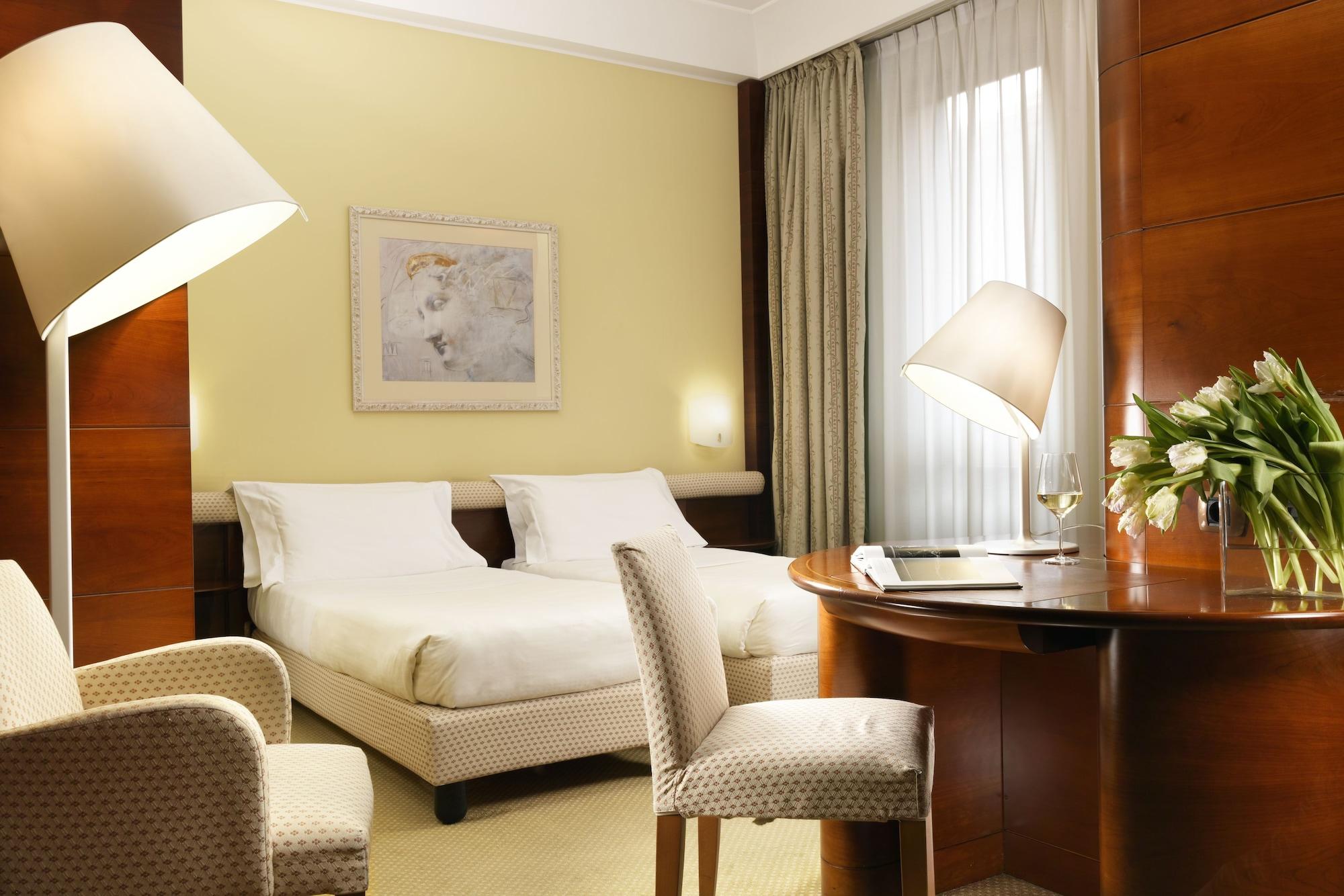 Unahotels Cusani 4* Milano