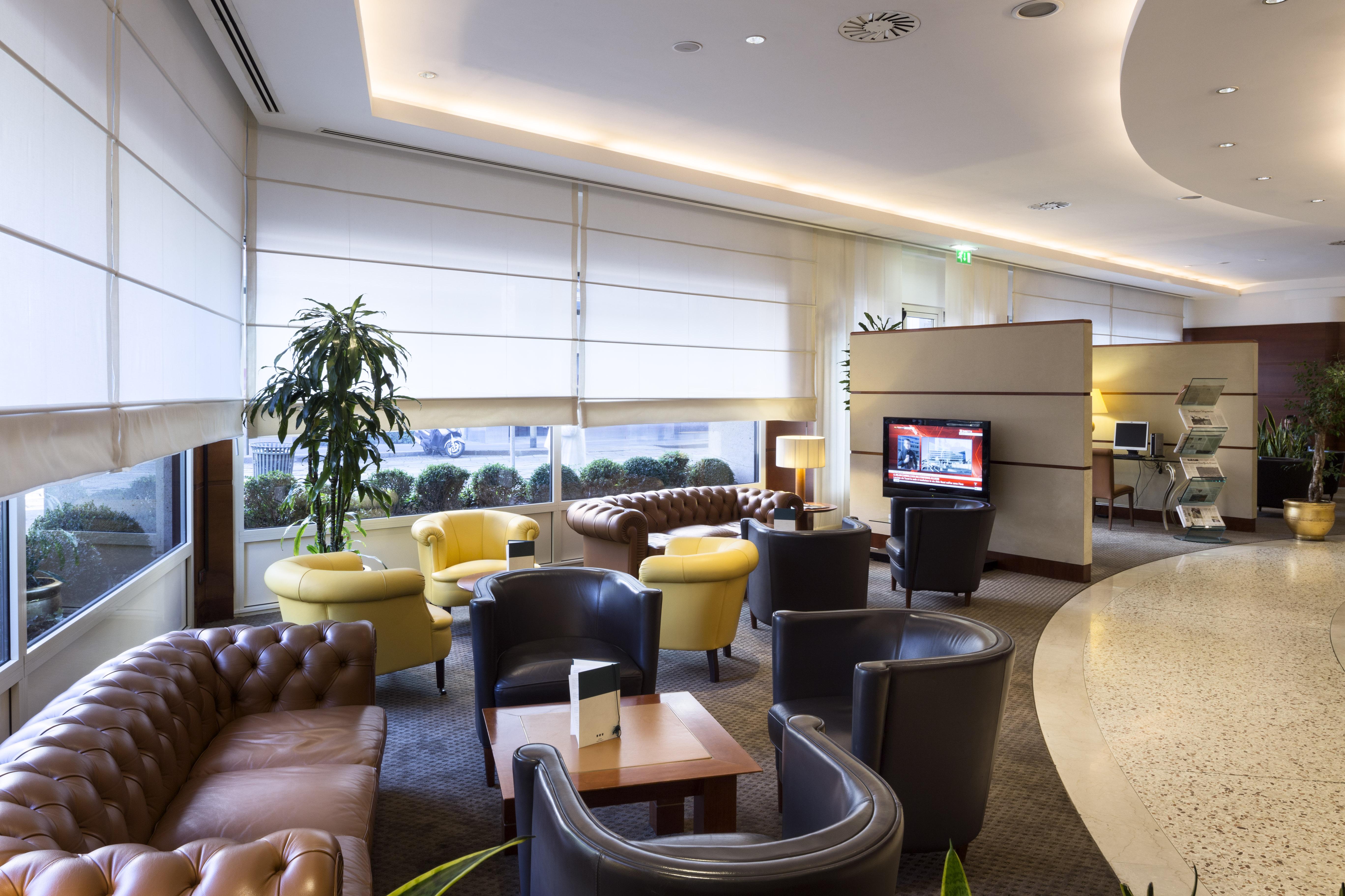 Hotel Unahotels Cusani 4*