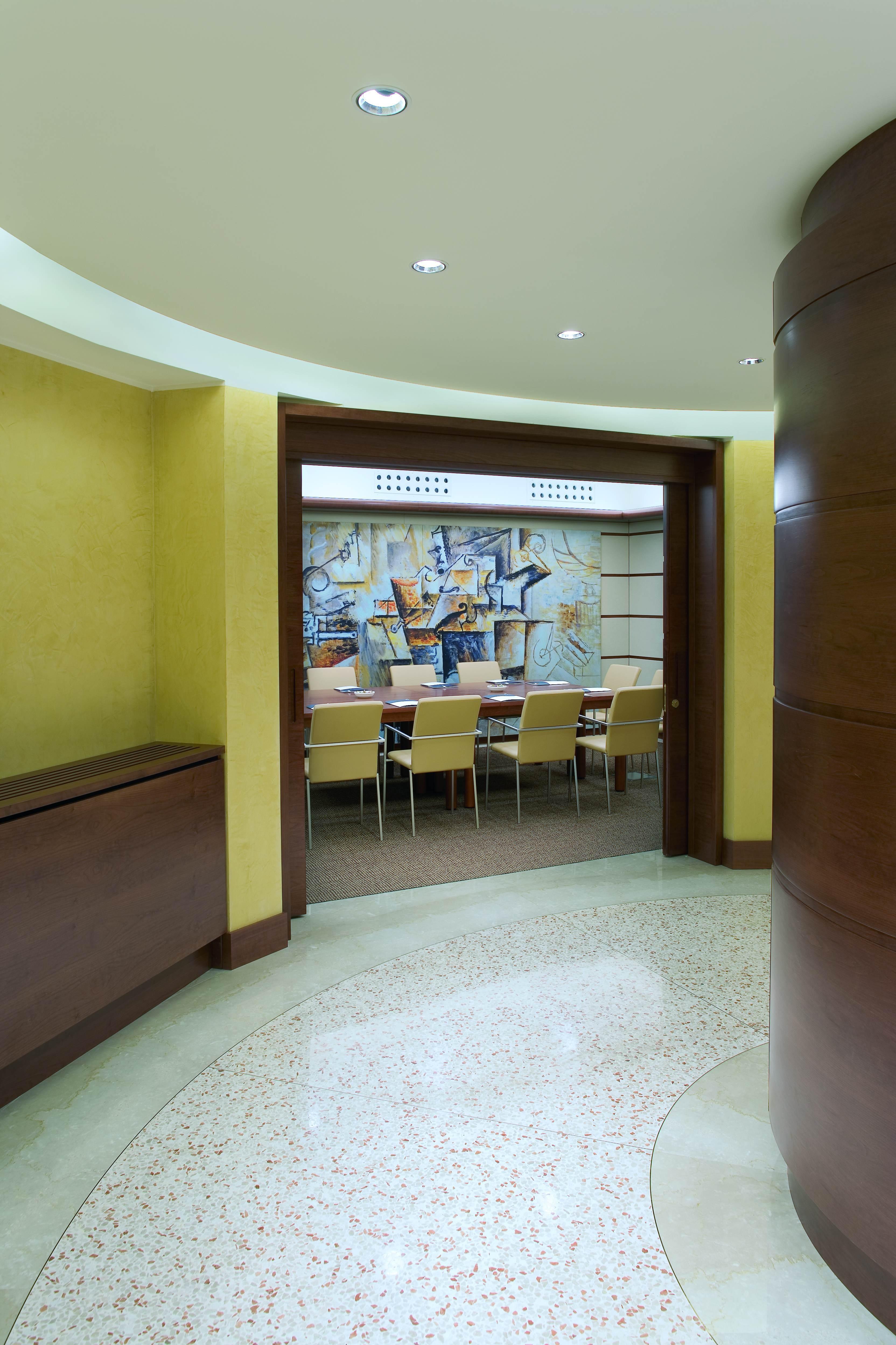 Hotel Unahotels Cusani 4*